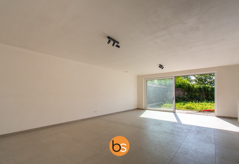Nieuwbouwwoning met 3 ruime slaapkamers, carport en ruime berging