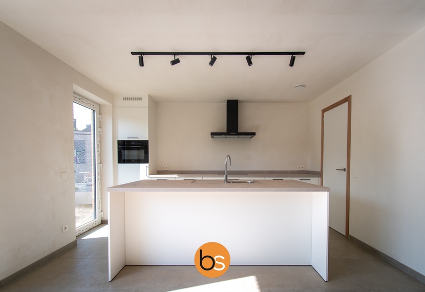Nieuwbouwwoning met 3 ruime slaapkamers, carport en ruime berging