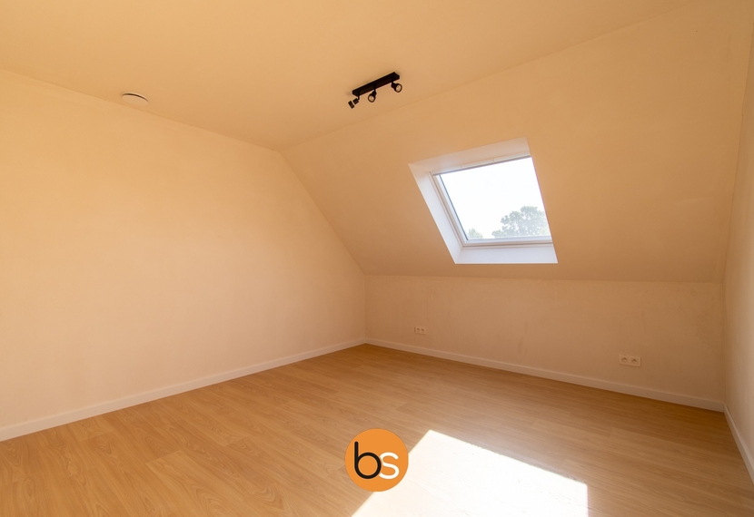 Nieuwbouwwoning met 3 ruime slaapkamers, carport en ruime berging