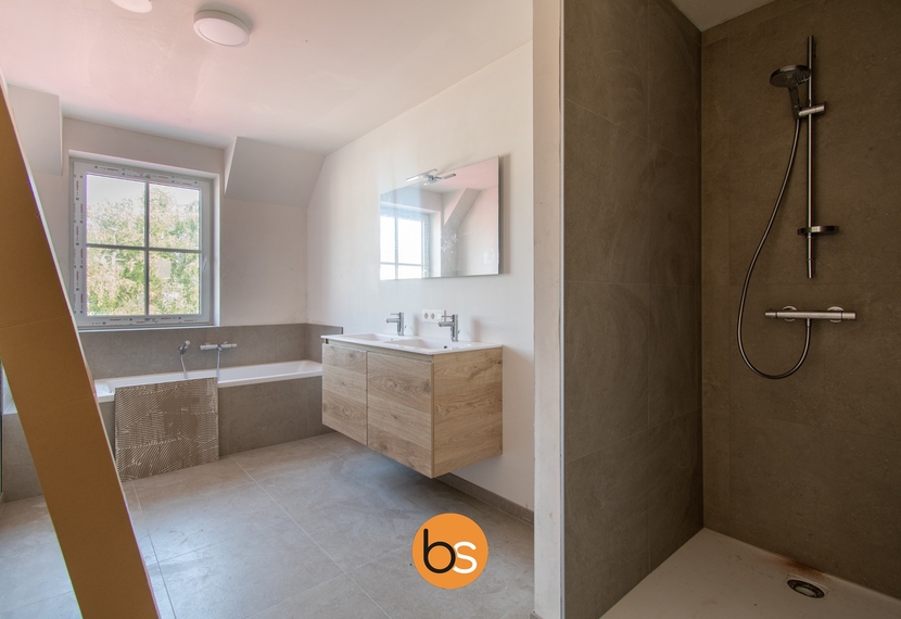 Nieuwbouwwoning met 3 ruime slaapkamers, carport en ruime berging