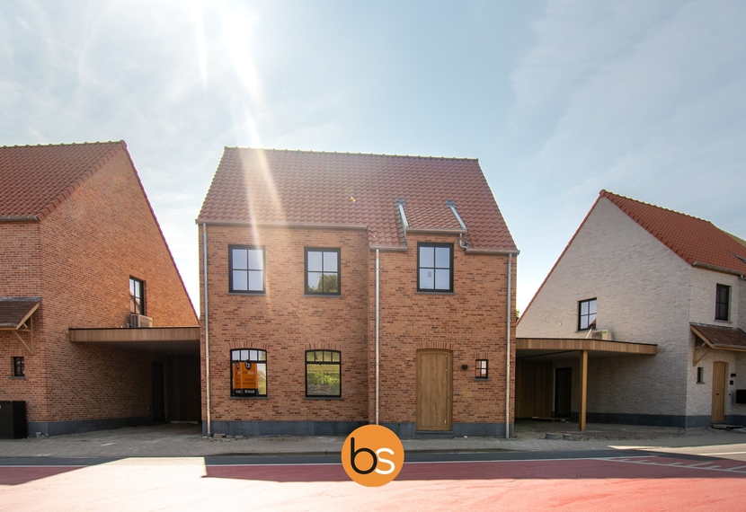 Nieuwbouwwoning met 3 ruime slaapkamers, carport en ruime berging