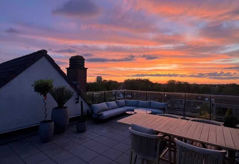 Te koop – Uniek penthouse met uitzonderlijk terras in hartje Kortrijk