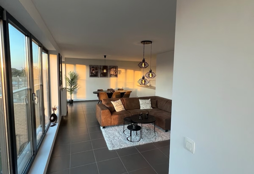 Te koop – Uniek penthouse met uitzonderlijk terras in hartje Kortrijk