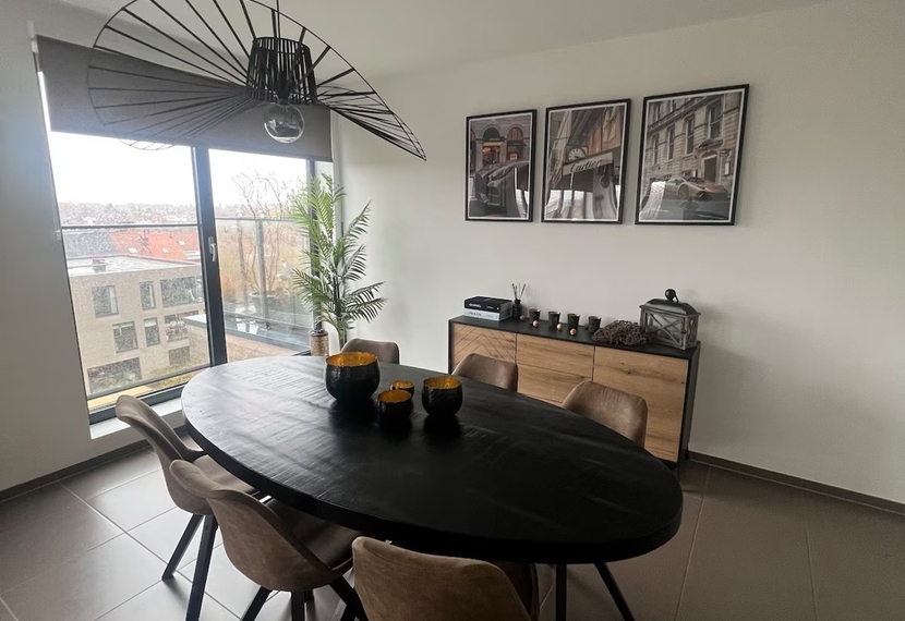 Te koop – Uniek penthouse met uitzonderlijk terras in hartje Kortrijk