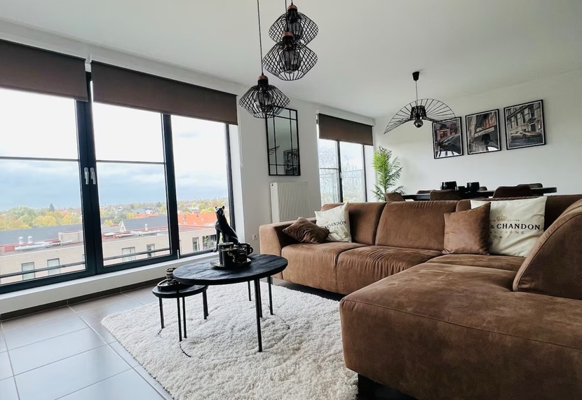 Te koop – Uniek penthouse met uitzonderlijk terras in hartje Kortrijk