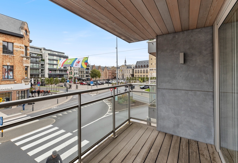Exclusief villa-appartement met frontaal zicht op de Grote Markt van Roeselare