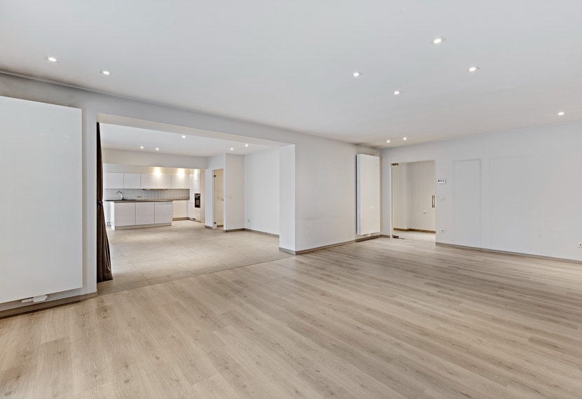 Exclusief villa-appartement met frontaal zicht op de Grote Markt van Roeselare