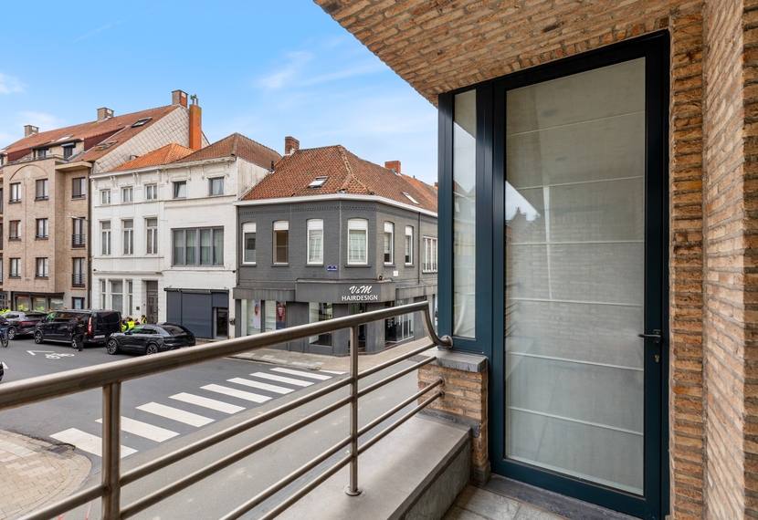 Instapklaar en energiezuinig appartement in hartje Izegem