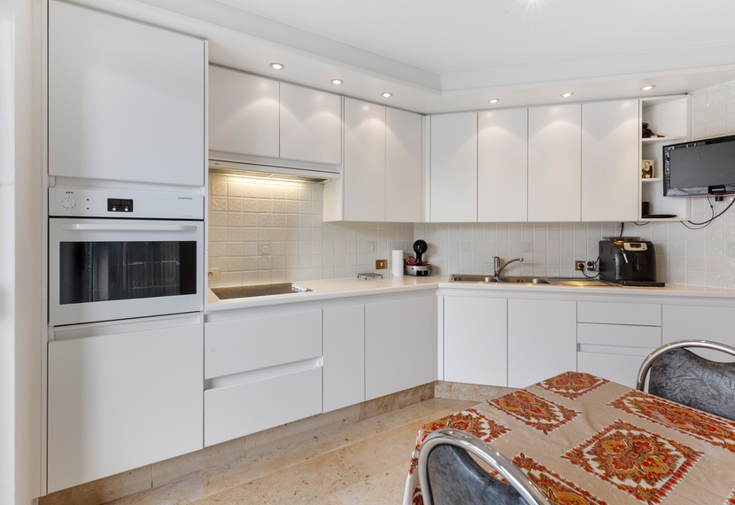 Instapklaar en energiezuinig appartement in hartje Izegem