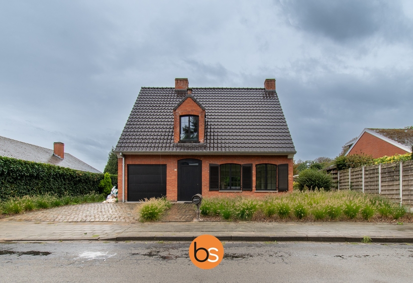 Volledig gerenoveerde alleenstaande villa in rustige woonwijk in Sint-Andries