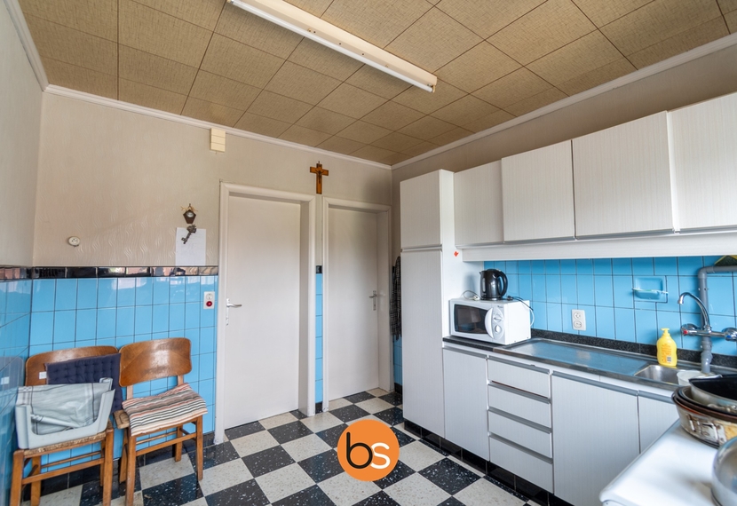 Ruime gezinswoning met 4 slaapkamers en garage in Sint-Eloois-Winkel