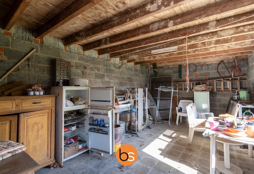 Ruime gezinswoning met 4 slaapkamers en garage in Sint-Eloois-Winkel