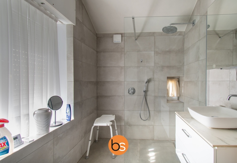 Ruime, alleenstaande woning
