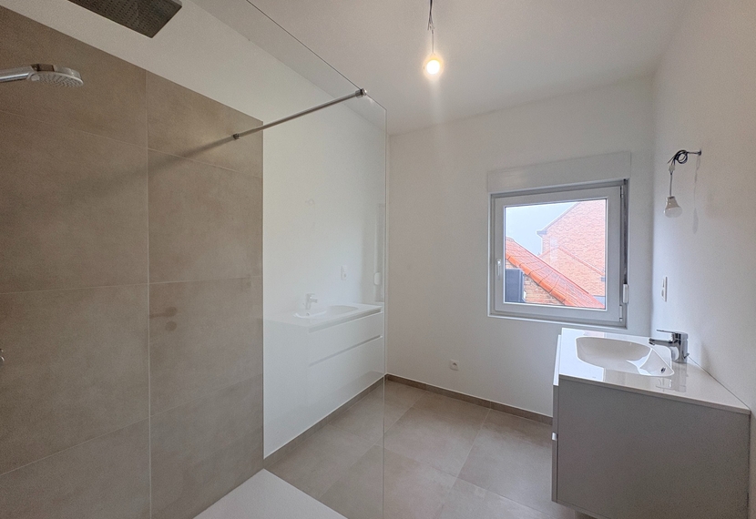Gerenoveerde, ruime woning met 3 slaapkamers in Ledegem