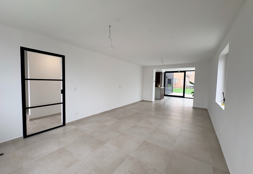 Gerenoveerde, ruime woning met 3 slaapkamers in Ledegem