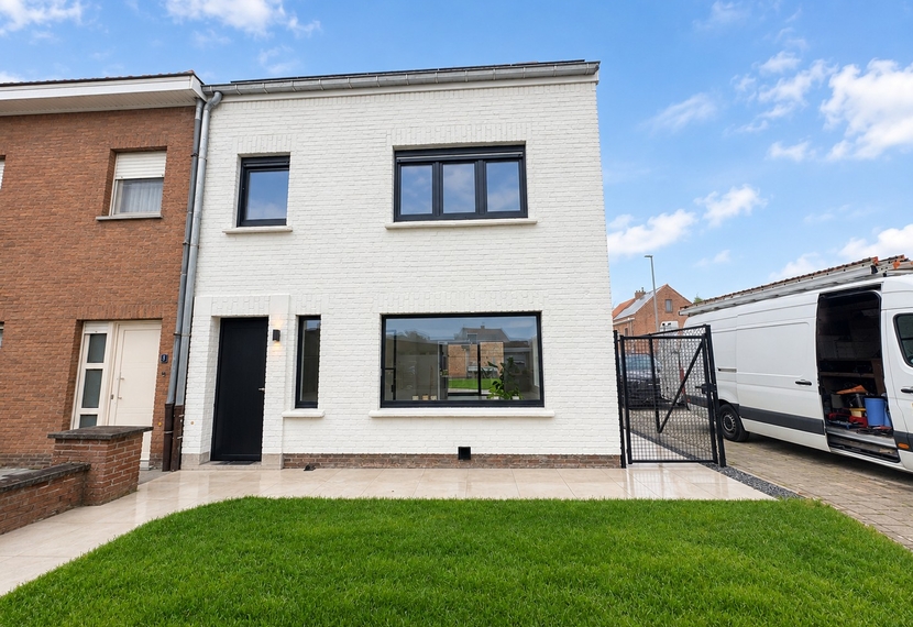 Gerenoveerde, ruime woning met 3 slaapkamers in Ledegem
