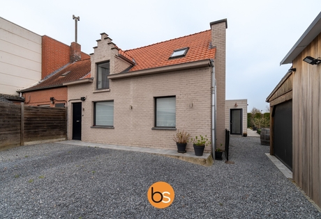 Rustig gelegen halfopen bebouwing met 3 slaapkamers