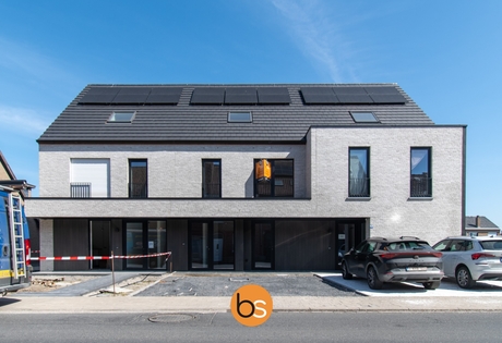 Nieuwbouwwoning met 4 ruime slaapkamers en een oprit voor 2 wagens