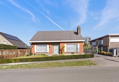 Vrijstaande villa met loods – Kapelstraat 61, Ledegem
