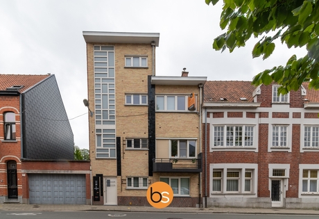 Klassevol gerenoveerd appartement op boogscheut van de Grote Markt in Izegem