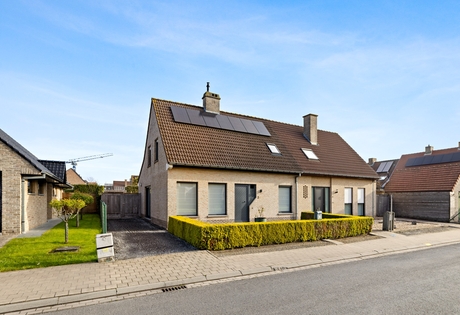 De Kempkens 2, 8880 Ledegem — Recent gerenoveerde halfopen woning met tuin