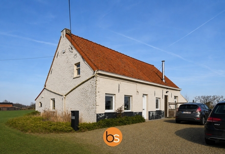 Landelijk gelegen woning met 2 slaapkamers, ruime tuin en weiland