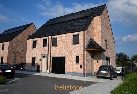 Pastorie woningen te koop te Ledegem