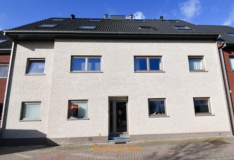 Gelijkvloers appartement met 2 slaapkamers en gezellige tuin in Gullegem