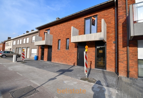 Nieuwbouwwoning in het centrum van Sint-Eloois-Winkel