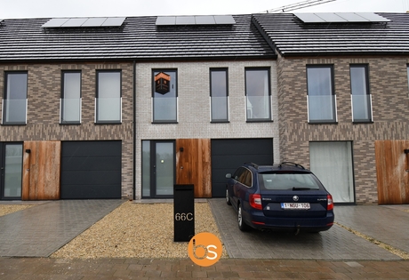 Nieuwbouwwoning met 3 slaapkamers en inpandige garage