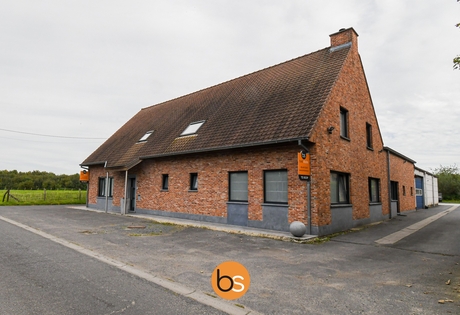 Woning met loods op een perceel van 2367m²