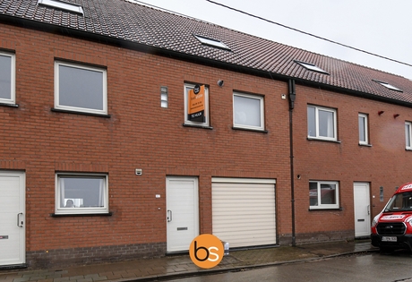 Bel-étage woning met 2 slaapkamers en garage in Sint-Katharina