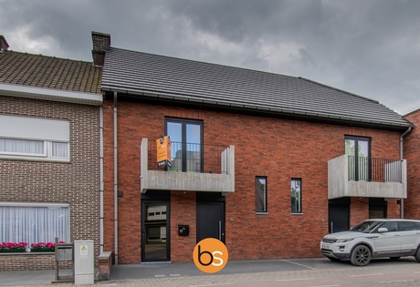 Recente woning in het centrum van Sint-Eloois-Winkel met 3 ruime slaapkamers