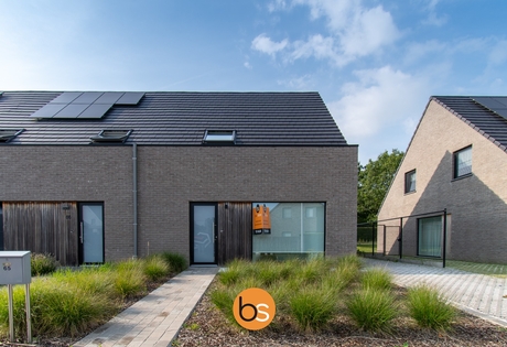 Recente woning in rustige woonwijk, nabij het centrum van Heule