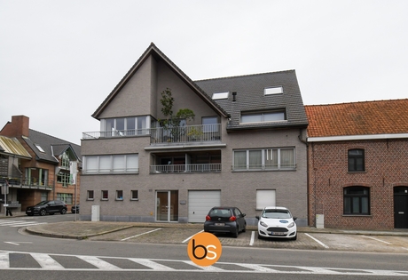 Zeer ruime duplexappartement met garage