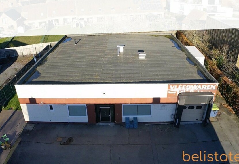 RUIME WONING MET LOODS TE KOOP