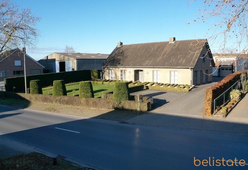 RUIME WONING MET LOODS TE KOOP