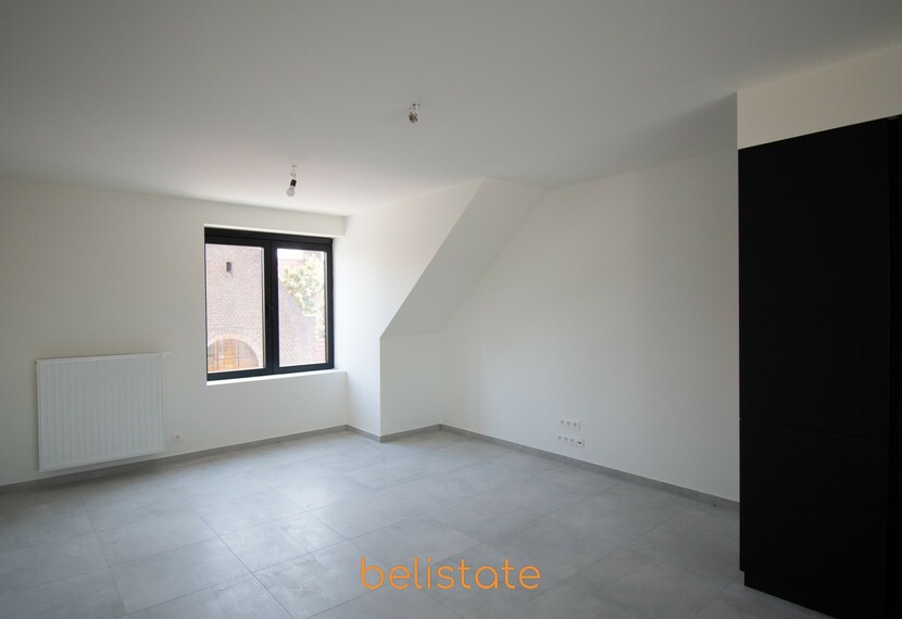 Gerenoveerd duplex appartement met 2 slaapkamers in het centrum van Kortrijk