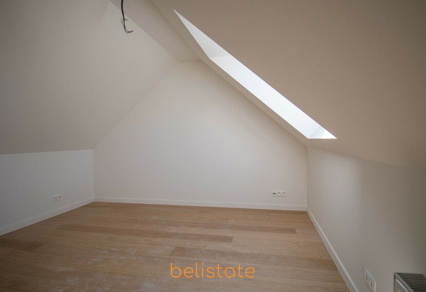 Gerenoveerd duplex appartement met 2 slaapkamers in het centrum van Kortrijk