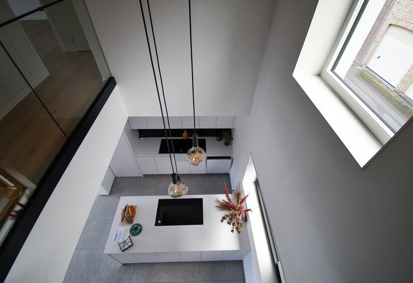 Prachtig gerenoveerde woning op perceel van 492m² in het centrum van Gullegem