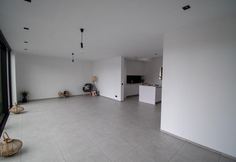 Prachtig gerenoveerde woning op perceel van 492m² in het centrum van Gullegem