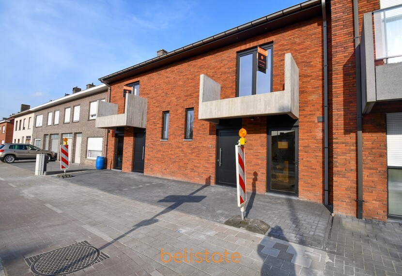 Nieuwbouwwoning in het centrum van Sint-Eloois-Winkel