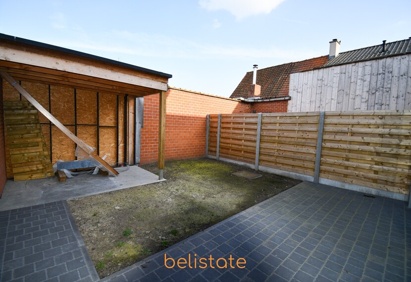 Nieuwbouwwoning in het centrum van Sint-Eloois-Winkel