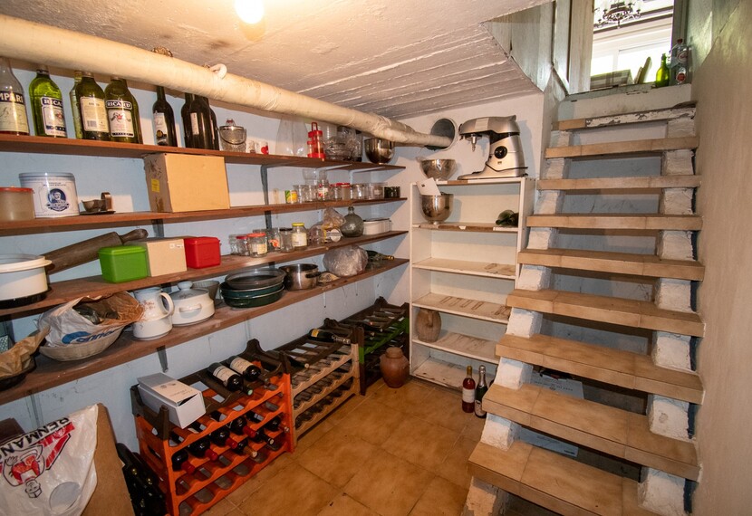 Ruime halfopen bebouwing te koop in rustige wijk in het centrum van Bissegem