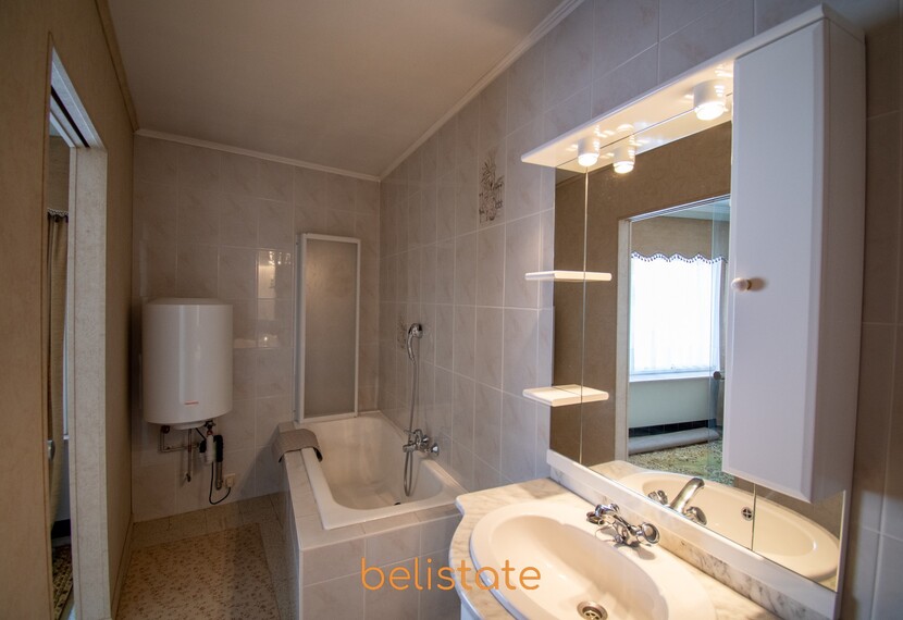 Ruime rijwoning met 4 slaapkamers en garage