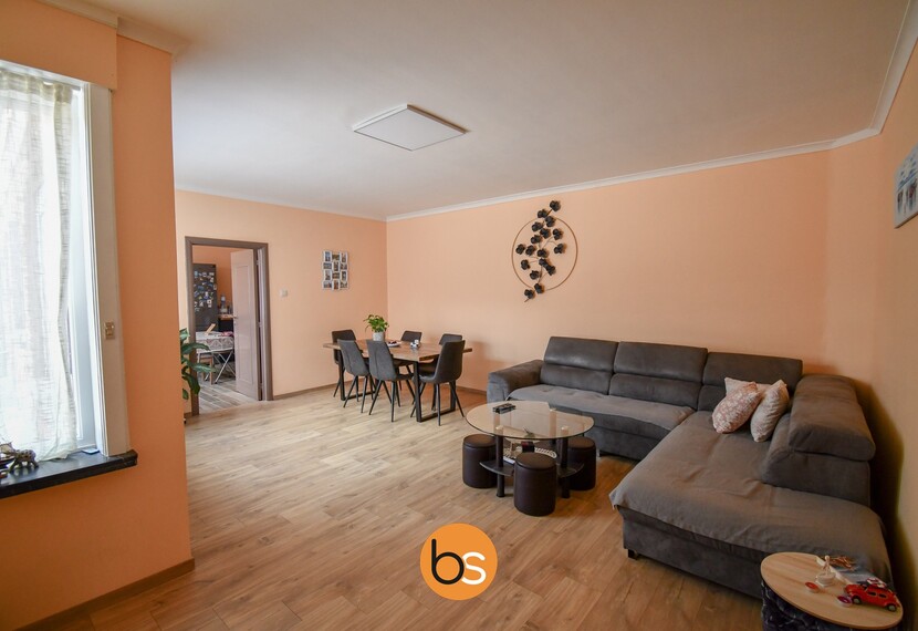 Volledig gerenoveerde woning met 4 slaapkamers en polyvalente ruimte in het centrum van Rollegem-Kapelle