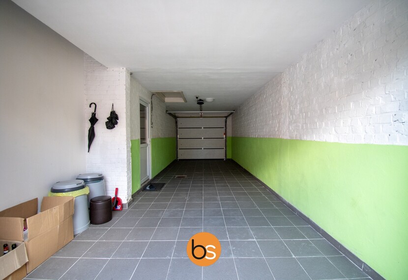 Volledig gerenoveerde woning met 4 slaapkamers en polyvalente ruimte in het centrum van Rollegem-Kapelle