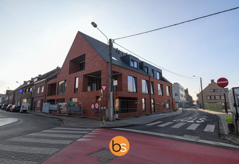 Nieuwbouwappartement met 1 slaapkamer en ruim terras op wandelafstand van het centrum