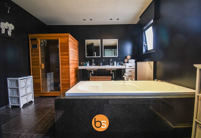 Woning met loods op een perceel van 2367m²