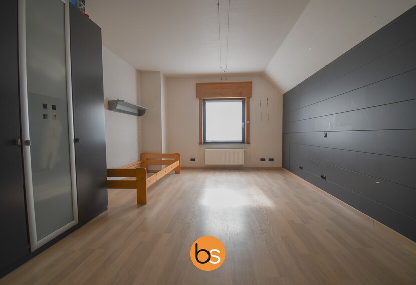 Woning met loods op een perceel van 2367m²